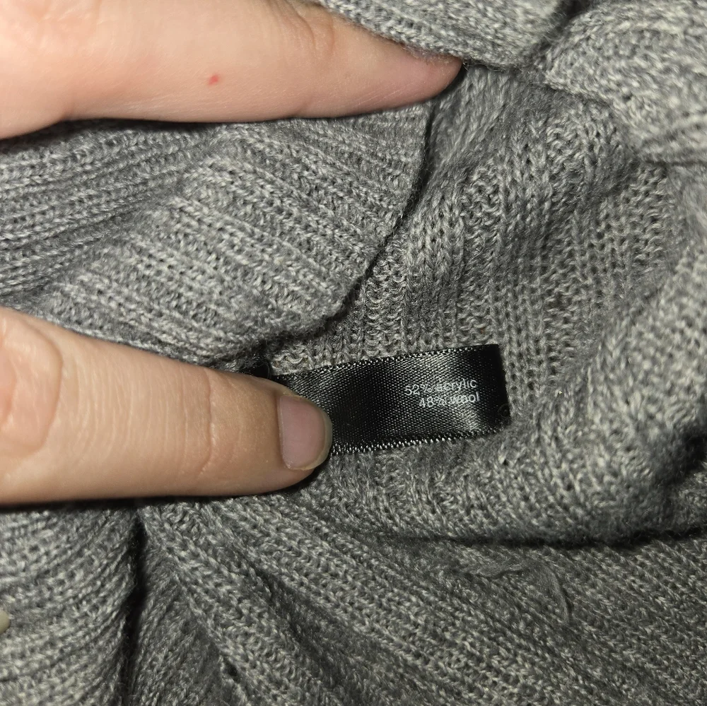 The Limited Gray V-Neck Casual Knit Sweater - Picture 7 of 7